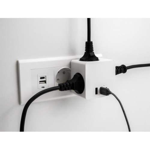Delock Multi Socket Cube 3-way with childproof lock and USB charger white