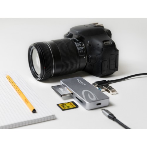 USB Type-C™ Card Reader for CFast and SD memory cards + USB Hub with Type-A and USB Type-C™ port