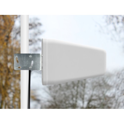 Delock LTE Antenna SMA plug 7 - 9 dBi directional with connection cable (RG-58, 5 m) white outdoor