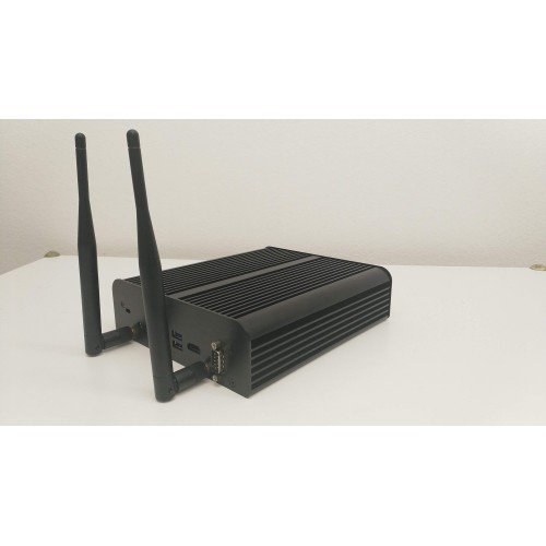 Nuc industriale fanless 7th generation i3 / i5, con supporto Intel Optane ed ssd/hdd 2,5". Slim design