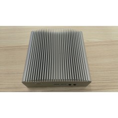 Nuc industriale fanless 7th generation i3 / i5, con supporto Intel Optane ed ssd/hdd 2,5". Slim design