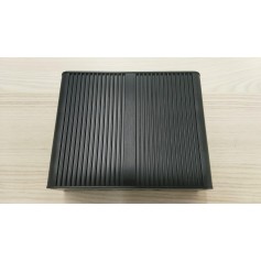 Nuc industriale fanless 7th generation i3 / i5, con supporto Intel Optane ed ssd/hdd 2,5". Slim design