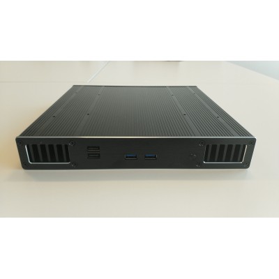 Nuc industriale fanless 7th generation i3 / i5, con supporto Intel Optane ed ssd/hdd 2,5". Slim design 2