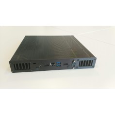 Nuc industriale fanless 7th generation i3 / i5, con supporto Intel Optane ed ssd/hdd 2,5". Slim design