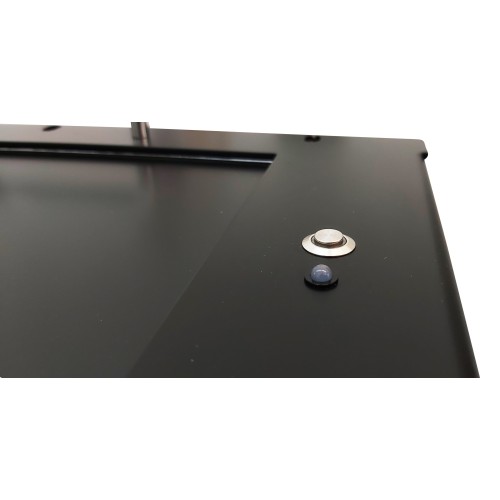 Monitor 18,5" Full HD per fissaggio su armadi rack 8U, colore nero. Disponibile anche con touchscreen